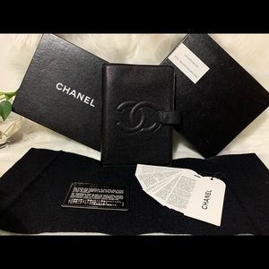 *** Vintage CHANEL Caviar Medium ring Agenda ***